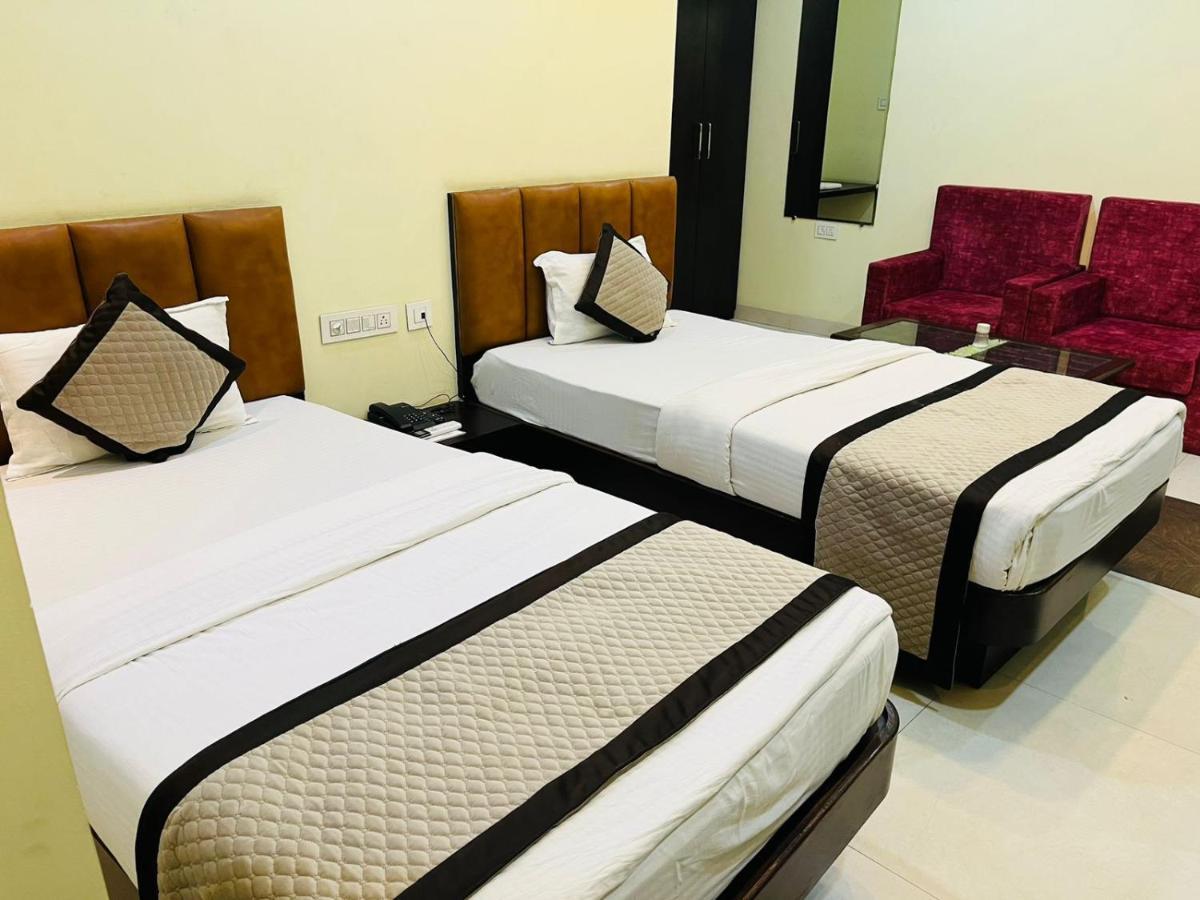 Jmc Hotel Lavish Akolia Exterior photo