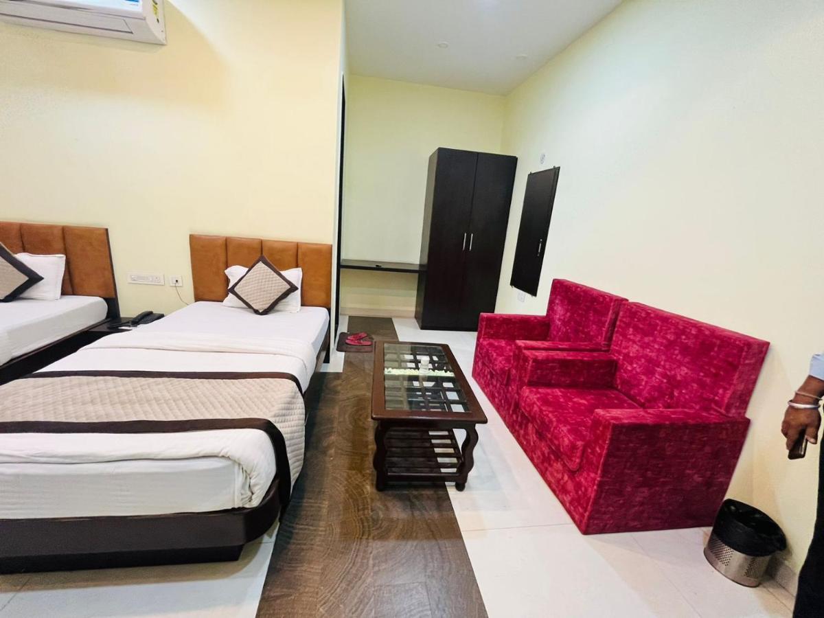 Jmc Hotel Lavish Akolia Exterior photo